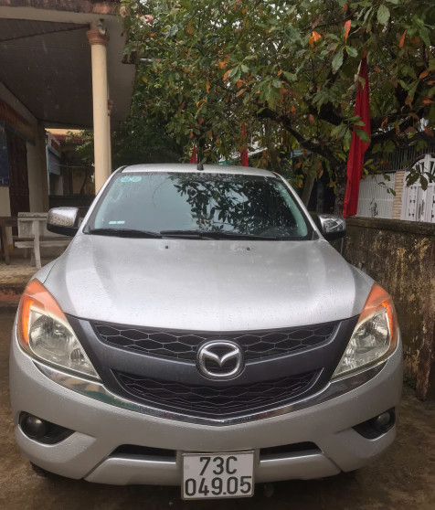Xe ô tô hiệu Mazda, số loại BT50, biển kiểm soát 73C-049.05