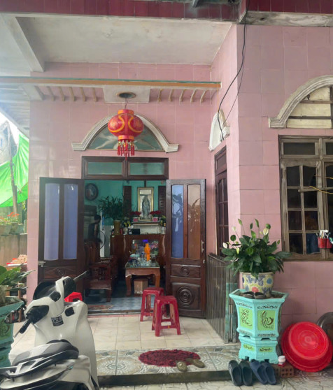 Quyền sử dụng đất và tài sản gắn liền với đất tại thửa đất số 216, tờ bản đồ số 04, địa chỉ thửa đất: thôn Văn Phú, xã Nam Gianh, tỉnh Quảng Trị